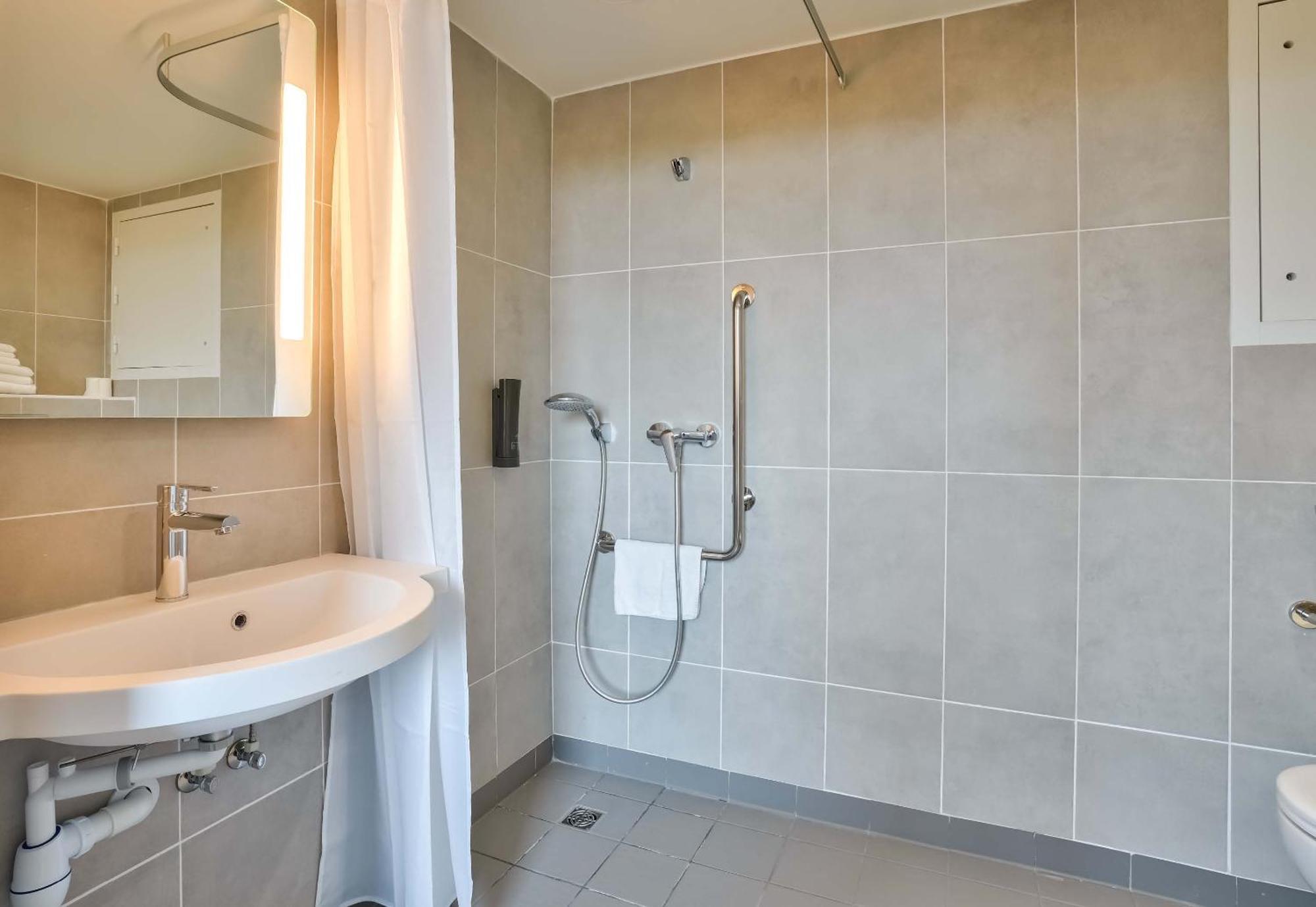 B&B Hotel Paris Porte D'Orleans Montrouge Ngoại thất bức ảnh